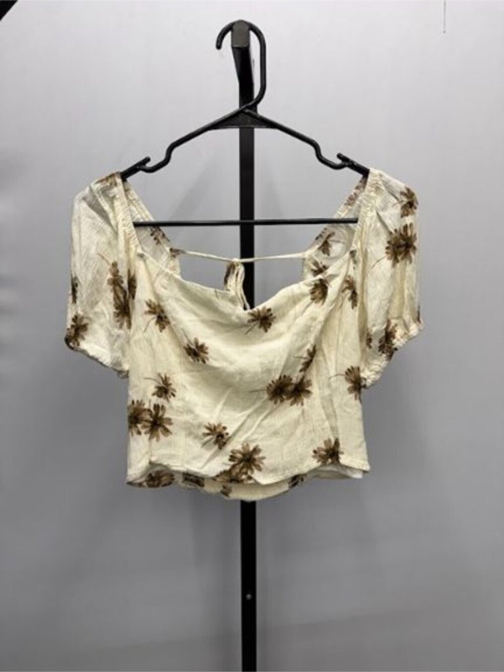 Altar'd State Beige Floral Puff Sleeve Cropped Blouse